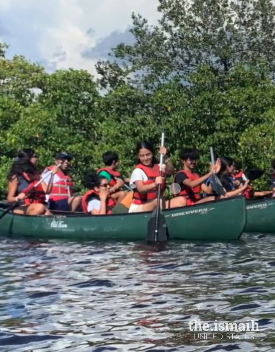 Students canoeing at the Florida Camp Vibe