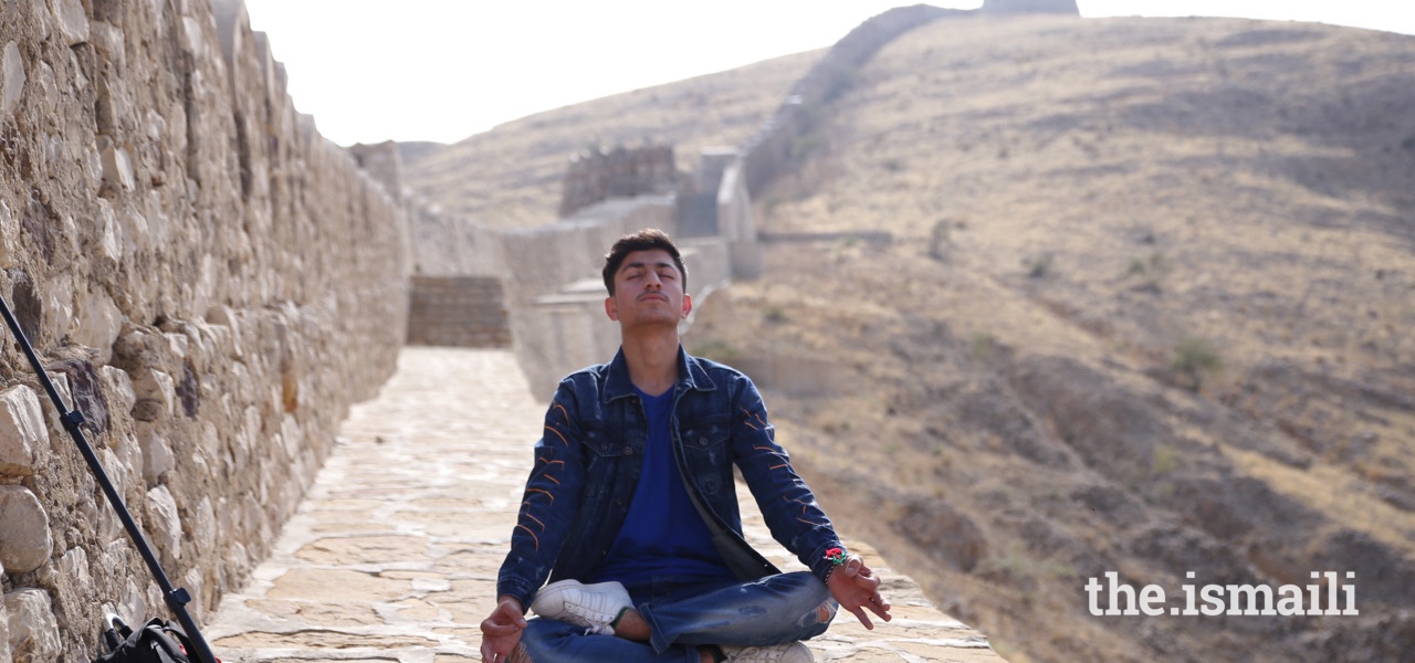A HDT participant observes a moment of quiet at the historic Rani Kot Fort, also known as the great wall of Sindh.