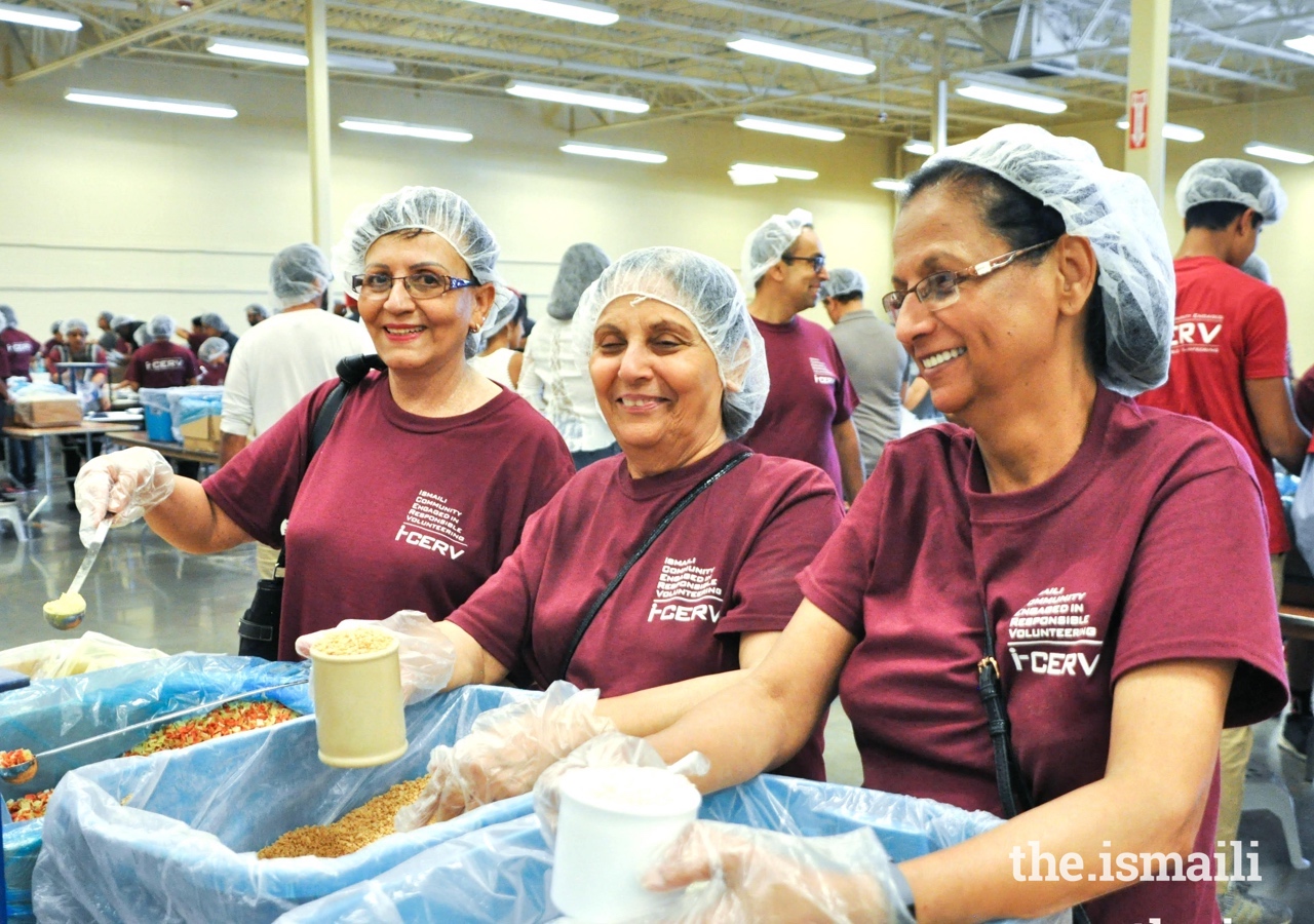 I-CERV volunteers and others packing nutritional packs in partnership with Feed My Starving Children, Chicago.