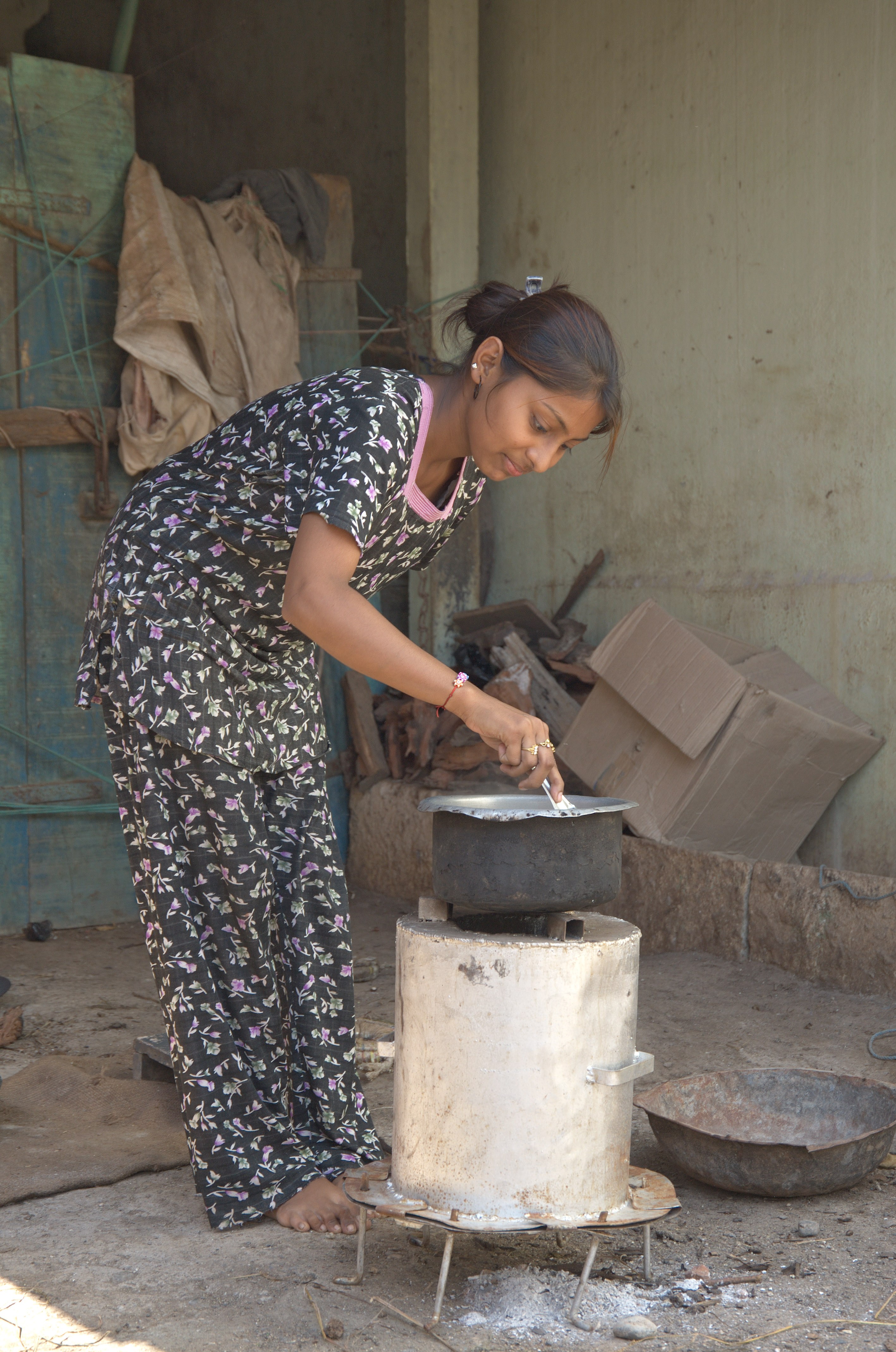 Smoke-free stoves developed, tested and applied by the Aga Khan Planning and Building Services. These stoves have improved the quality of life for poor families in the Gir Forest (Gujarat, India) who suffer from unacceptable levels of indoor air pollution