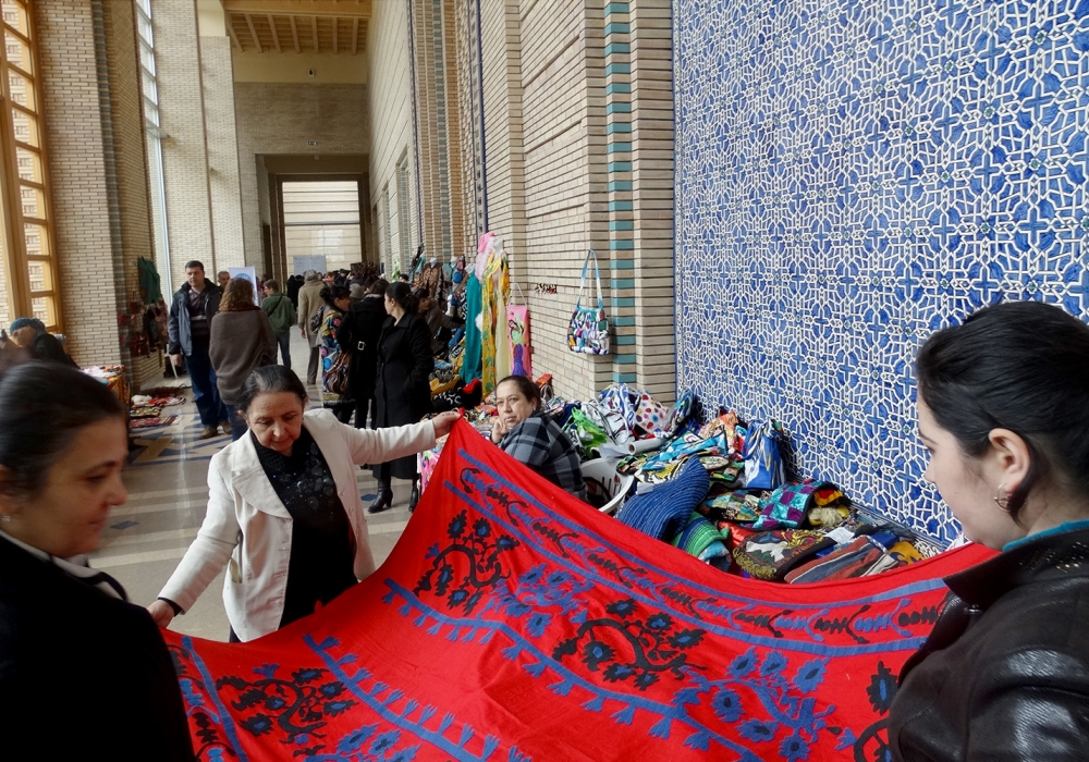 More than 50 artisans presented national crafts from various regions of Tajikistan at the Winter Handicraft fair and  International Day of Persons with Disabilities held at the Ismaili Centre, Dushanbe. Ismaili Council for Tajikistan