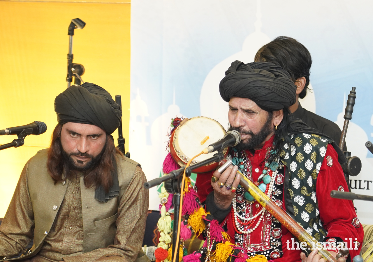 Sain Zahoor, laureate of the 2022 Aga Khan Music Awards, performs at the Rang Arts and Culture Expedition in Lahore.