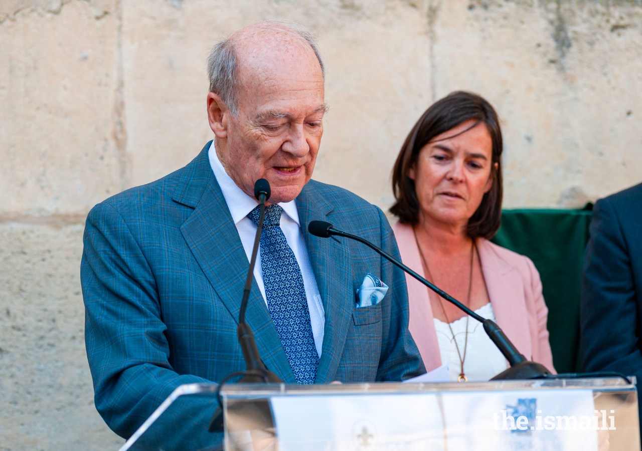 Prince Amyn addresses guests at a special event to honour Mawlana Hazar Imam’s many years of contributions toward the restoration of the domaine du Chantilly.