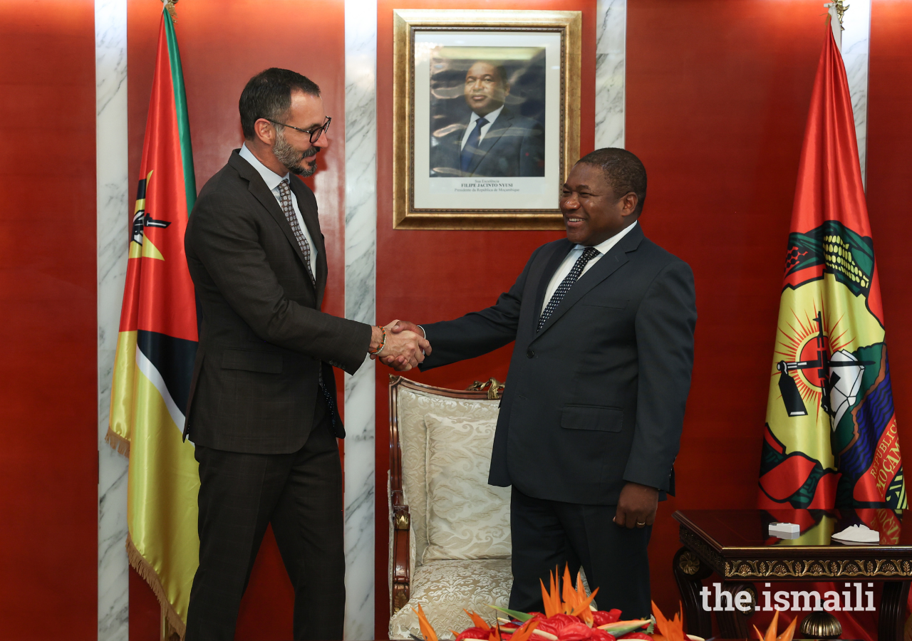 Prince Rahim is welcomed to the Presidential Palace in Maputo, by Filipe Nyusi, President of Mozambique.