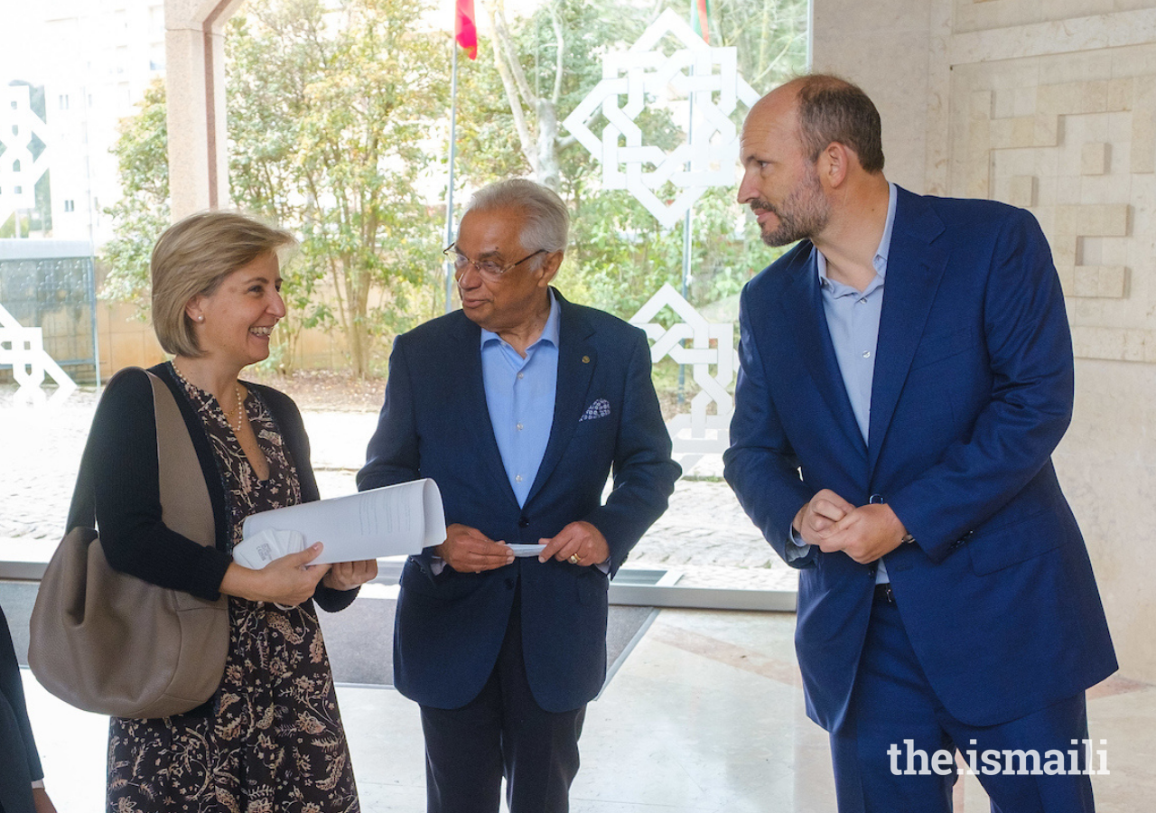 Prince Hussain and Nazim Ahmad welcome Dr Marta Temido, Portugal’s Minister for Health, to the Ismaili Centre, Lisbon on 26 March 2022.