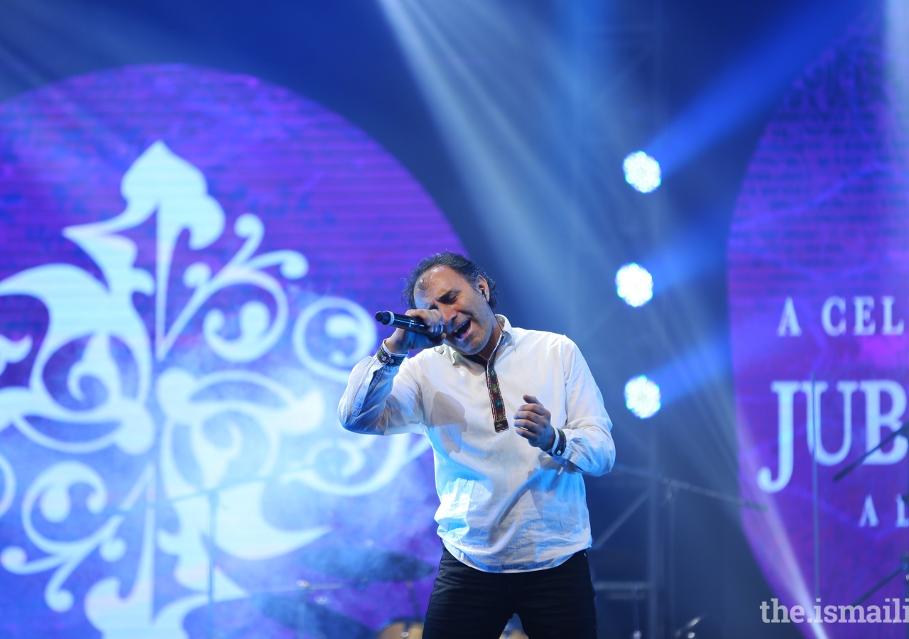 Ismaili Taijk artist Nobovar Chanorov performed in Mumbai and Hyderabad at the Jubilee Concert.
