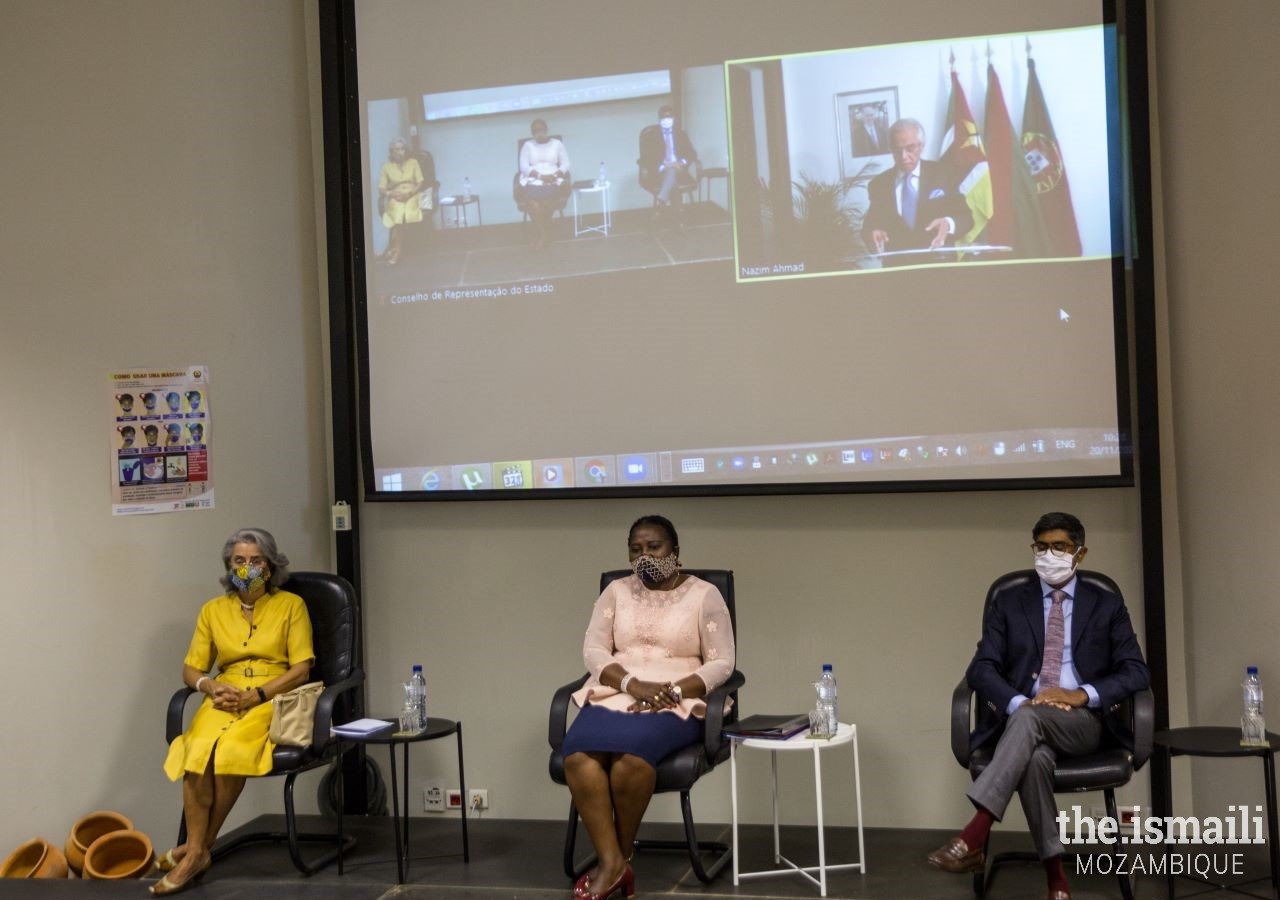 From left to right: Ambassador of Portugal to Mozambique Maria Amélia Paiva, Secretary of State of the Province of Maputo, Vitória Dias Diogo, Adjunct to the AKDN Diplomatic Representative Rui Carimo,seating at the ceremony looking at the AKDN Diplomatic Representative to Mozambique Nazim Ahmad speech on the screen.