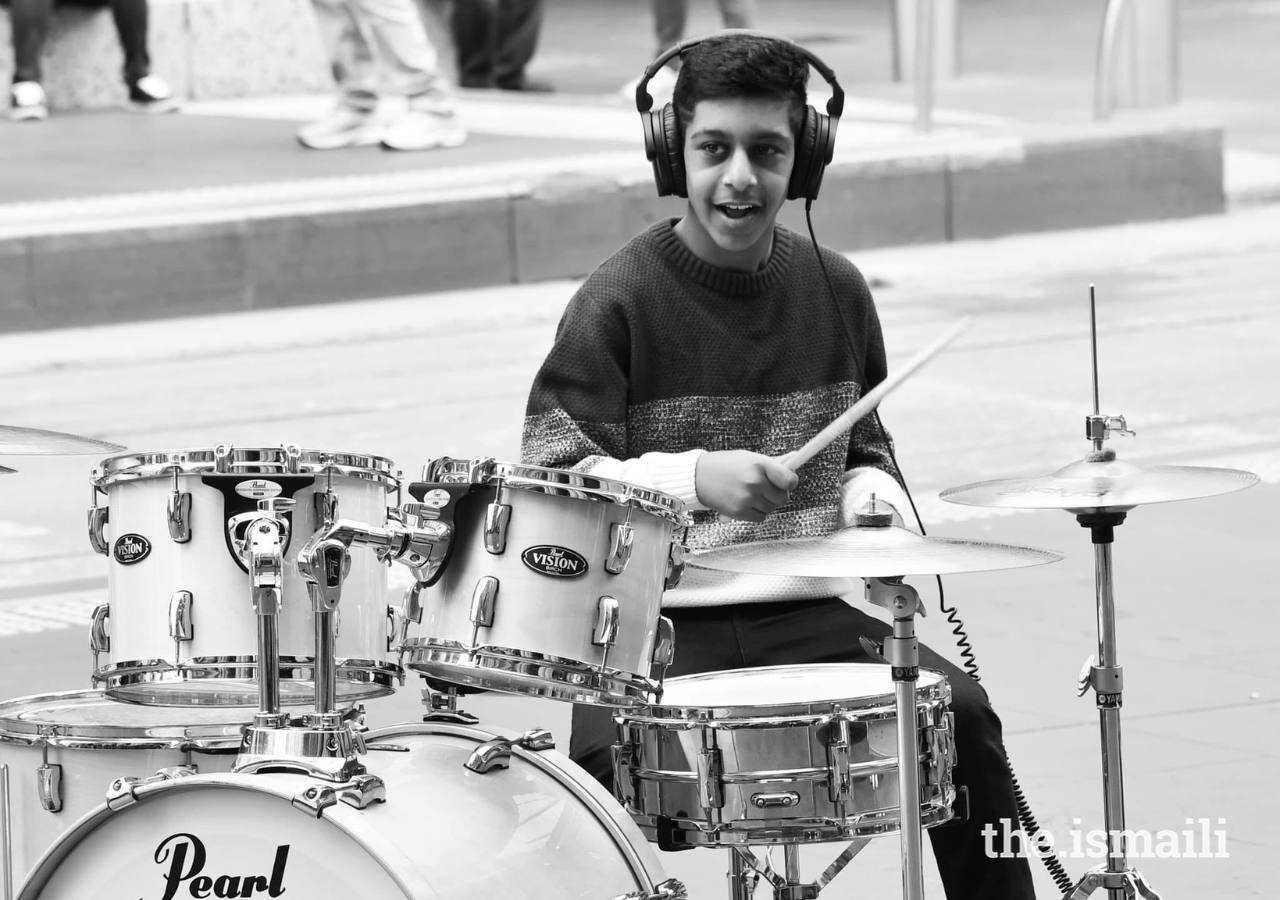 Eshan obtained a 'premium busker' permit, which enables him to play his drums on the streets of Melbourne, Australia.