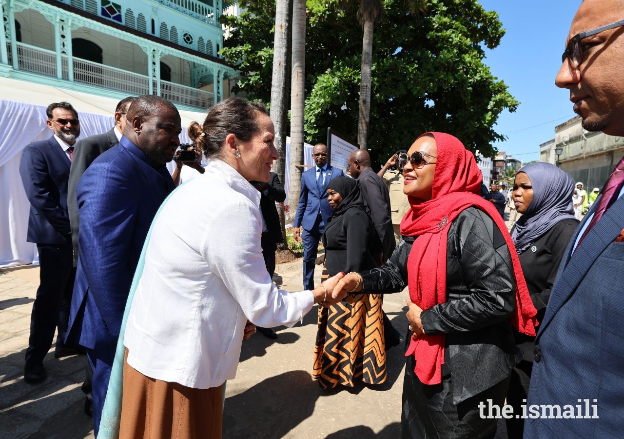 Princess Zahra welcomes the First Lady of Zanzibar, Her Excellency Maryam Mwinyi to the Aga Khan Polyclinic in Stone Town, Zanzibar.
