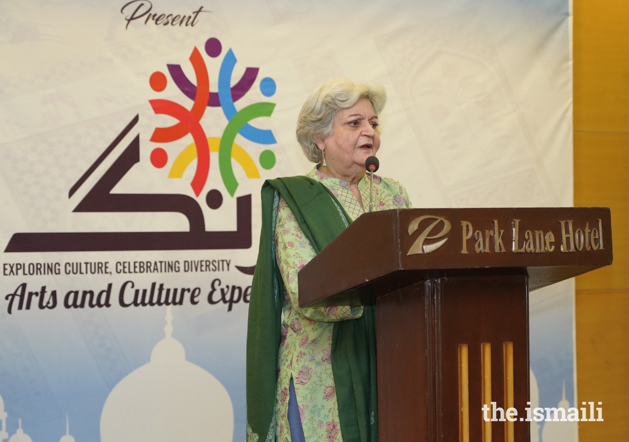 Professor Salima Hashmi, member of the Aga Khan Music Awards steering committee, addresses participants at the Rang Arts and Culture Expedition in Pakistan.
