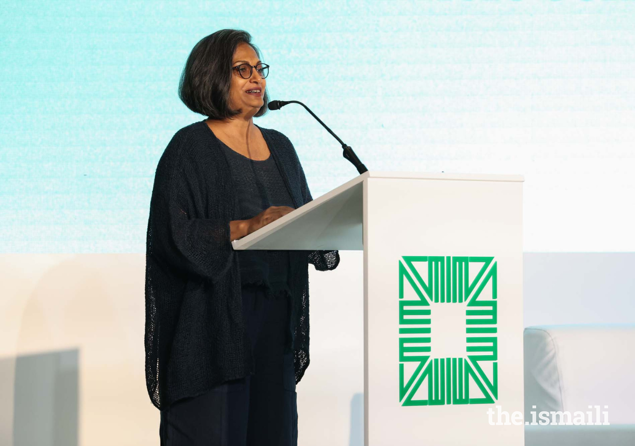 Master Jury member Marina Tabassum delivers concluding remarks at the Aga Khan Award for Architecture Winners' Seminar.