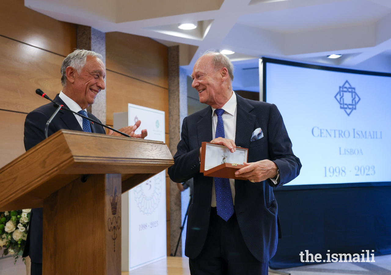 President Marcelo Rebelo de Sousa awards the Portuguese Order of Merit to the Ismaili Centre, accepted by Prince Amyn.