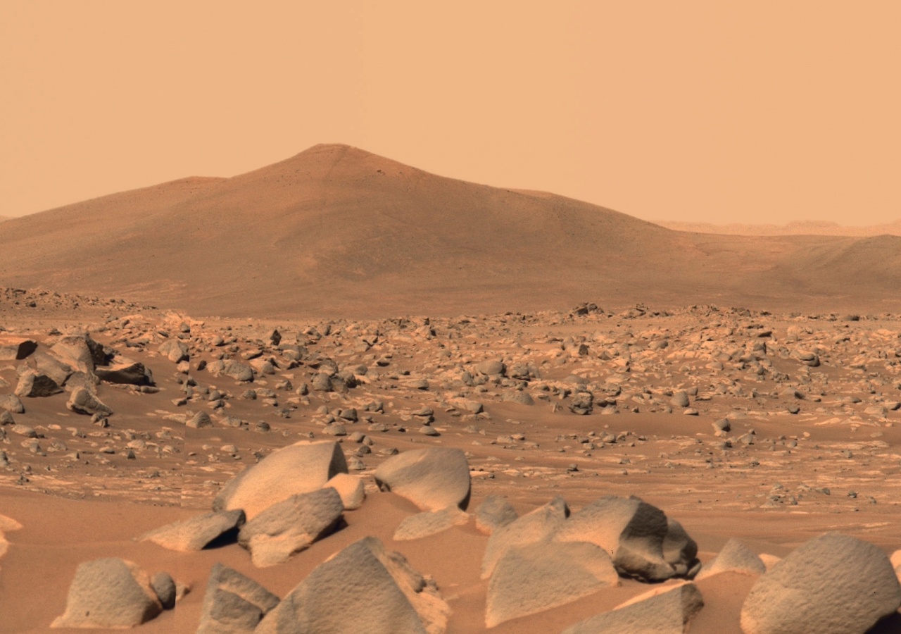 The Martian landscape, as seen by the Perseverance Mastcam-Z instrument.