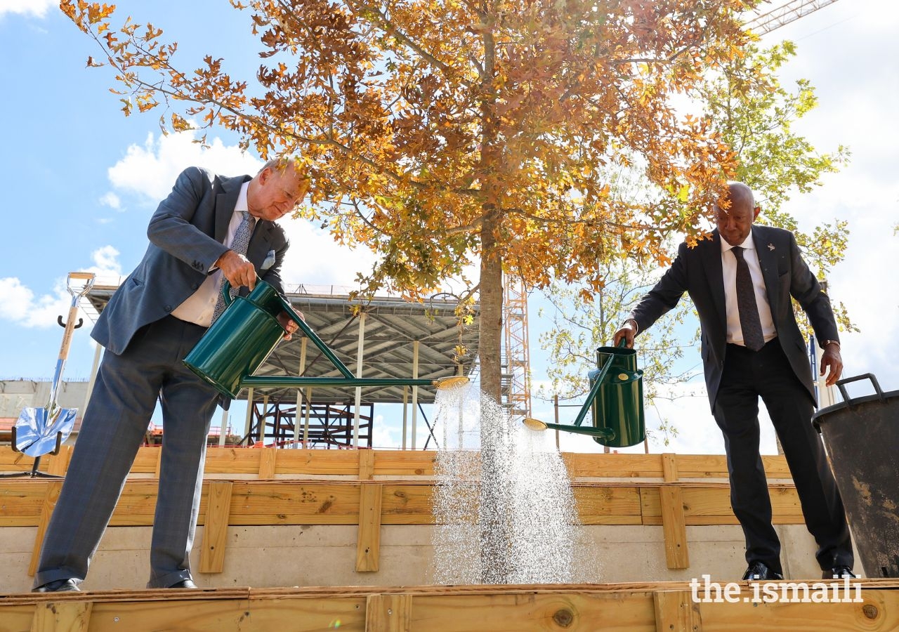 Prince Amyn and Mayor Sylvester Turner together planted a Texas Red Oak tree to commemorate the topping out ceremony of the Ismaili Center.