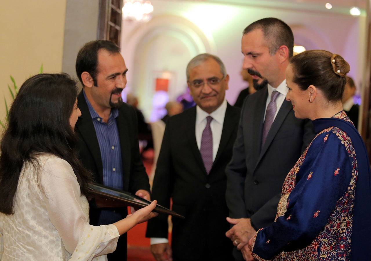 Mountaineer-siblings Samina and Mirza Ali Baig present a memento to Princess Zahra and Prince Rahim at an institutional dinner hosted by the Ismaili Council for Pakistan. Rahil Imtiaz Ali