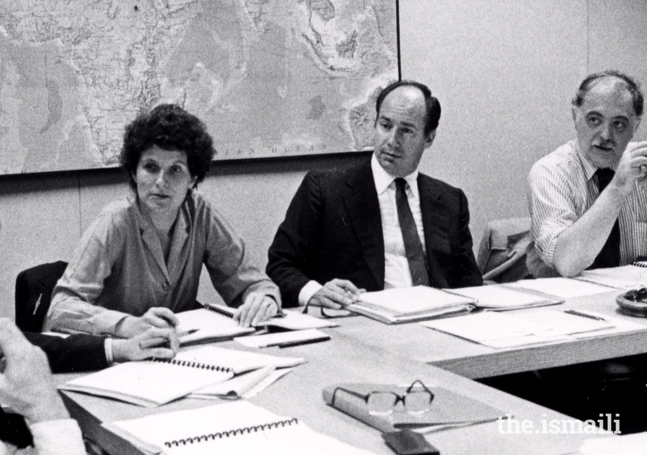 Members of the first Aga Khan Award for Architecture (AKAA) steering committee deliberating in Boston, in 1979. (From Left to Right) Renata Holod, Mawlana Hazar Imam, and Oleg Grabar.