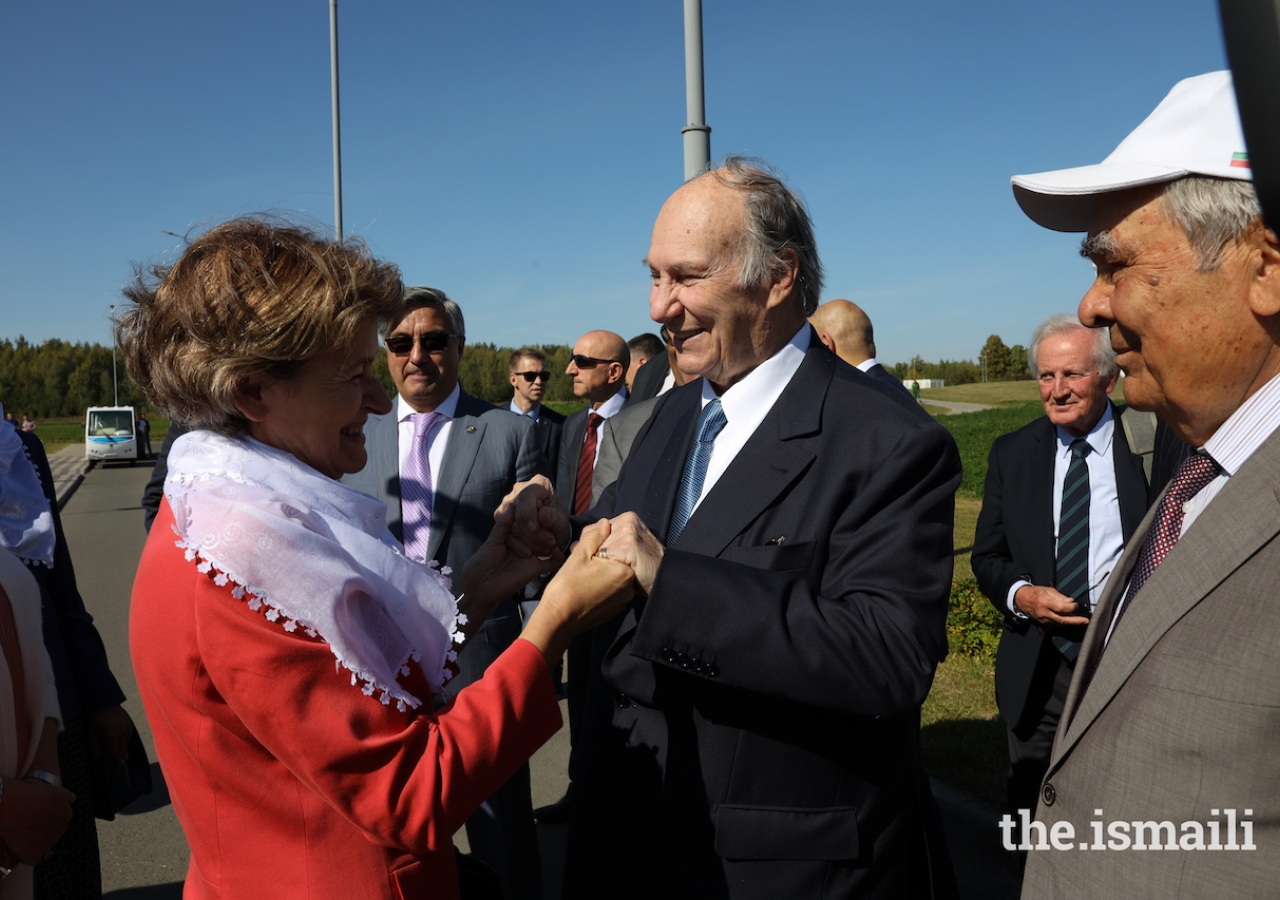 Mawlana Hazar Imam is greeted by Irina Bokova, former Director-General of UNESCO, upon his arrival into Bolgar.