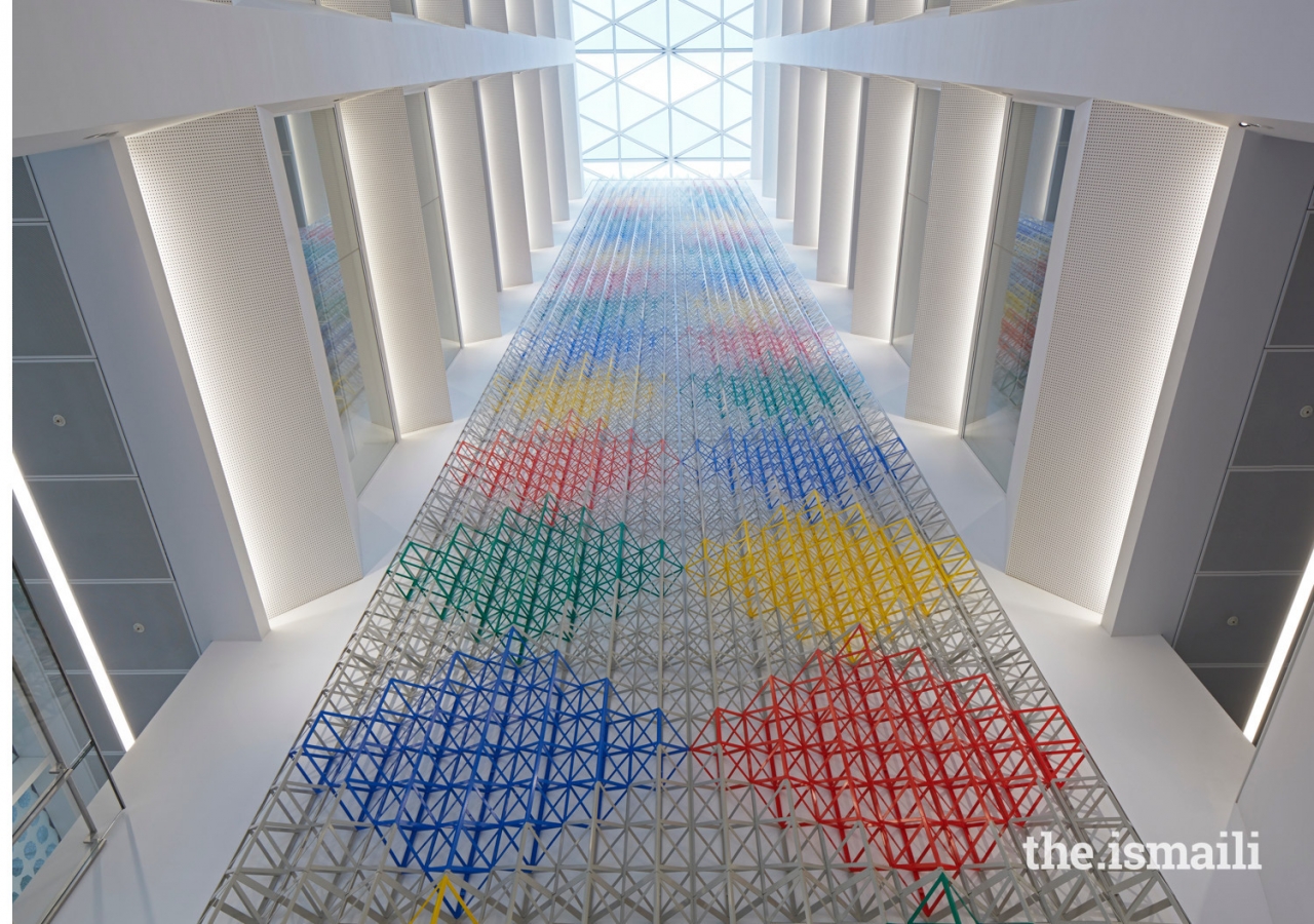 Located in the atrium and designed by Rasheed Araeen, the ‘Rhapsody of Fours Colours’ is a 31-metre high sculpture that celebrates the connection between 20th century geometric abstraction and the achievement of Islamic civilisation.