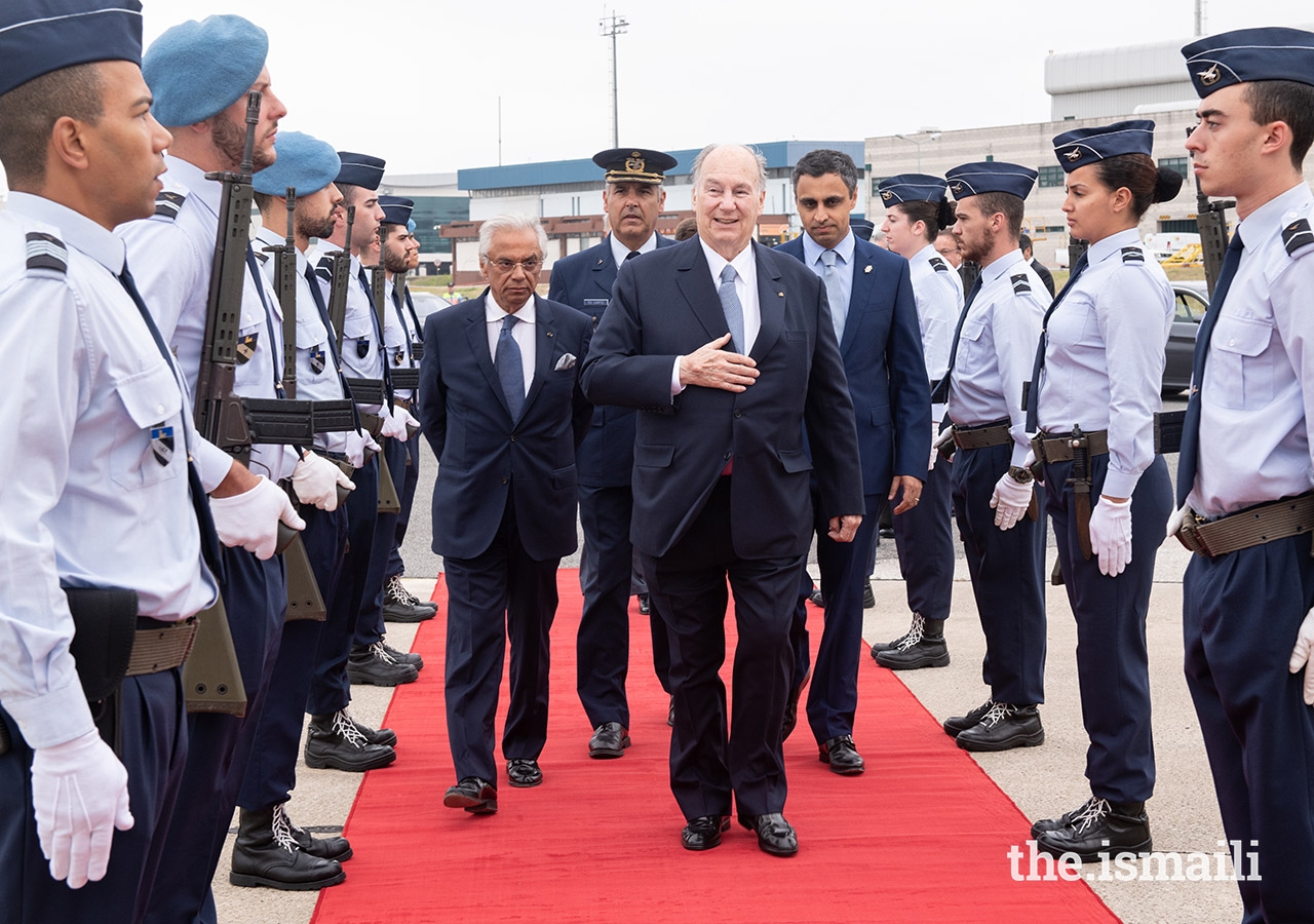 A Guard of Honour was present as Mawlana Hazar Imam arrived at the airport in Lisbon for his departure from Portugal.