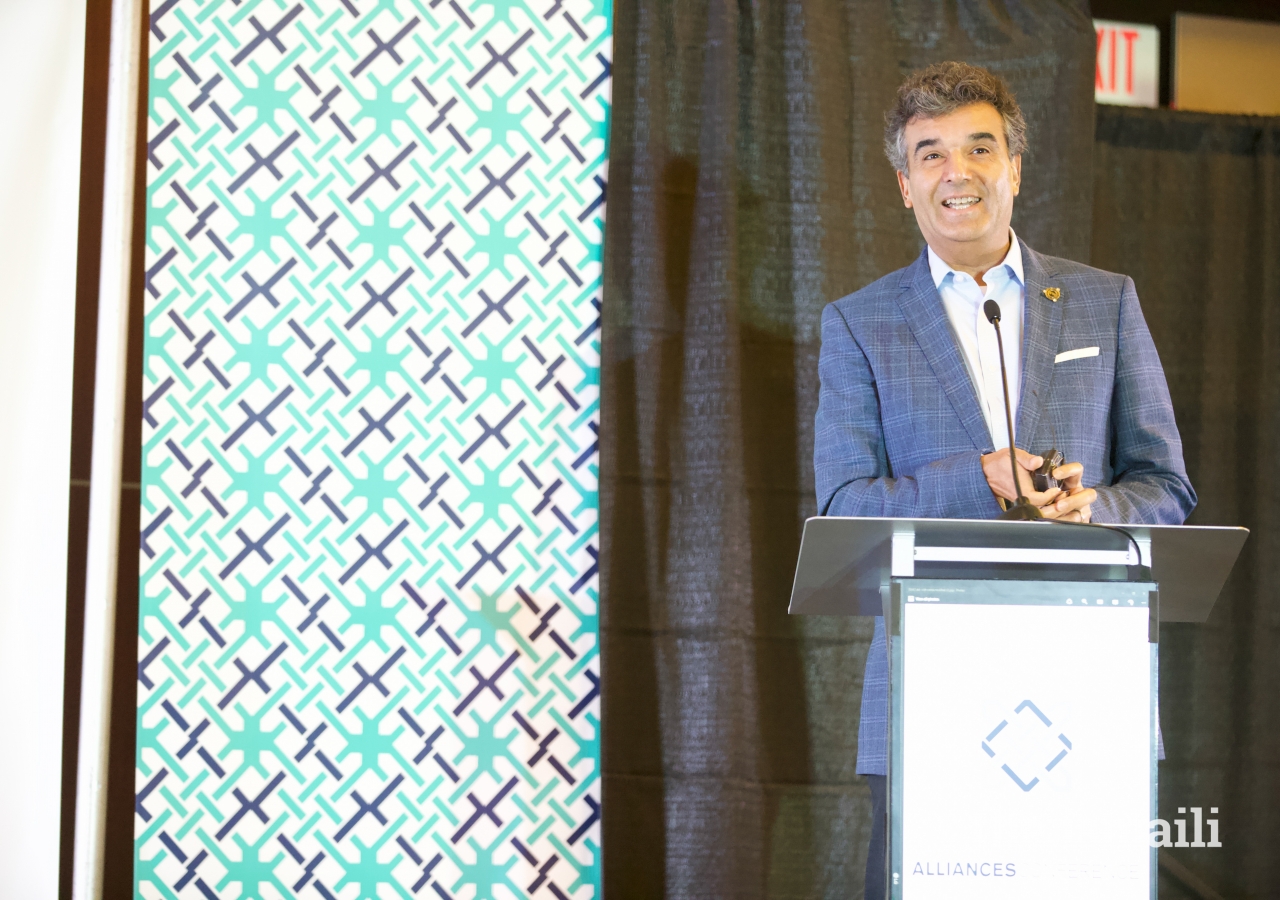 Asiff Hirji, President and Chief Operating Officer at Coinbase, led the opening address to over 600 Ismaili professionals and entrepreneurs from across the US at DJAC2018.