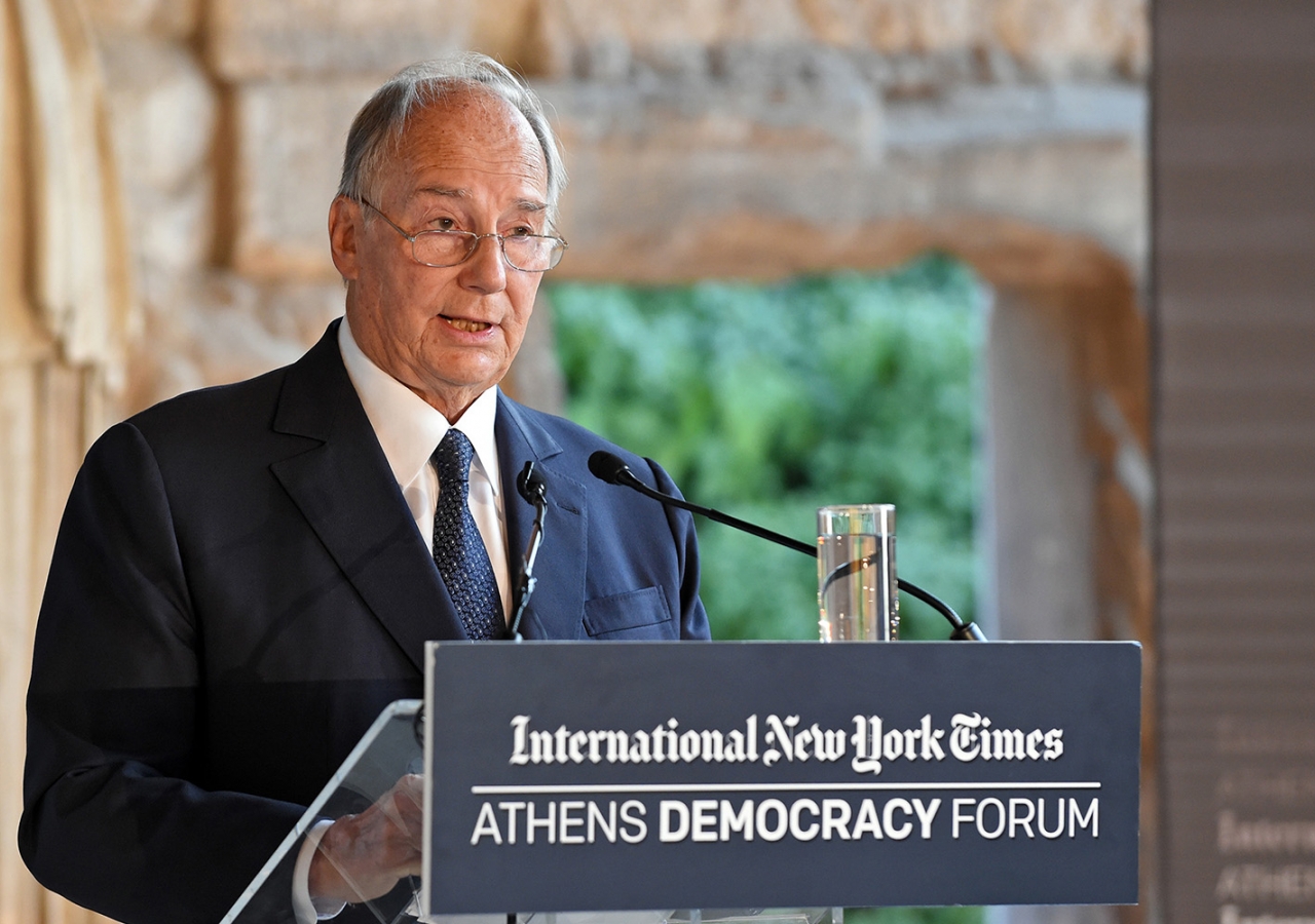 Speaking on the challenges facing democracy, Mawlana Hazar Imam said it must contribute towards helping society achieve a better quality of life. AKDN / Gary Otte