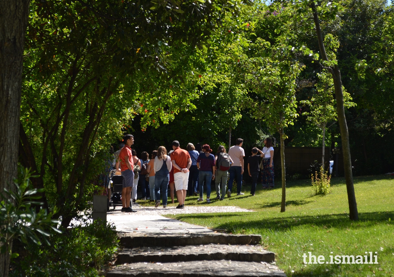 The gardens at the Ismaili Centre in Lisbon contribute to the preservation of green areas in the city, and promote a sense of sustainability and respect for nature.