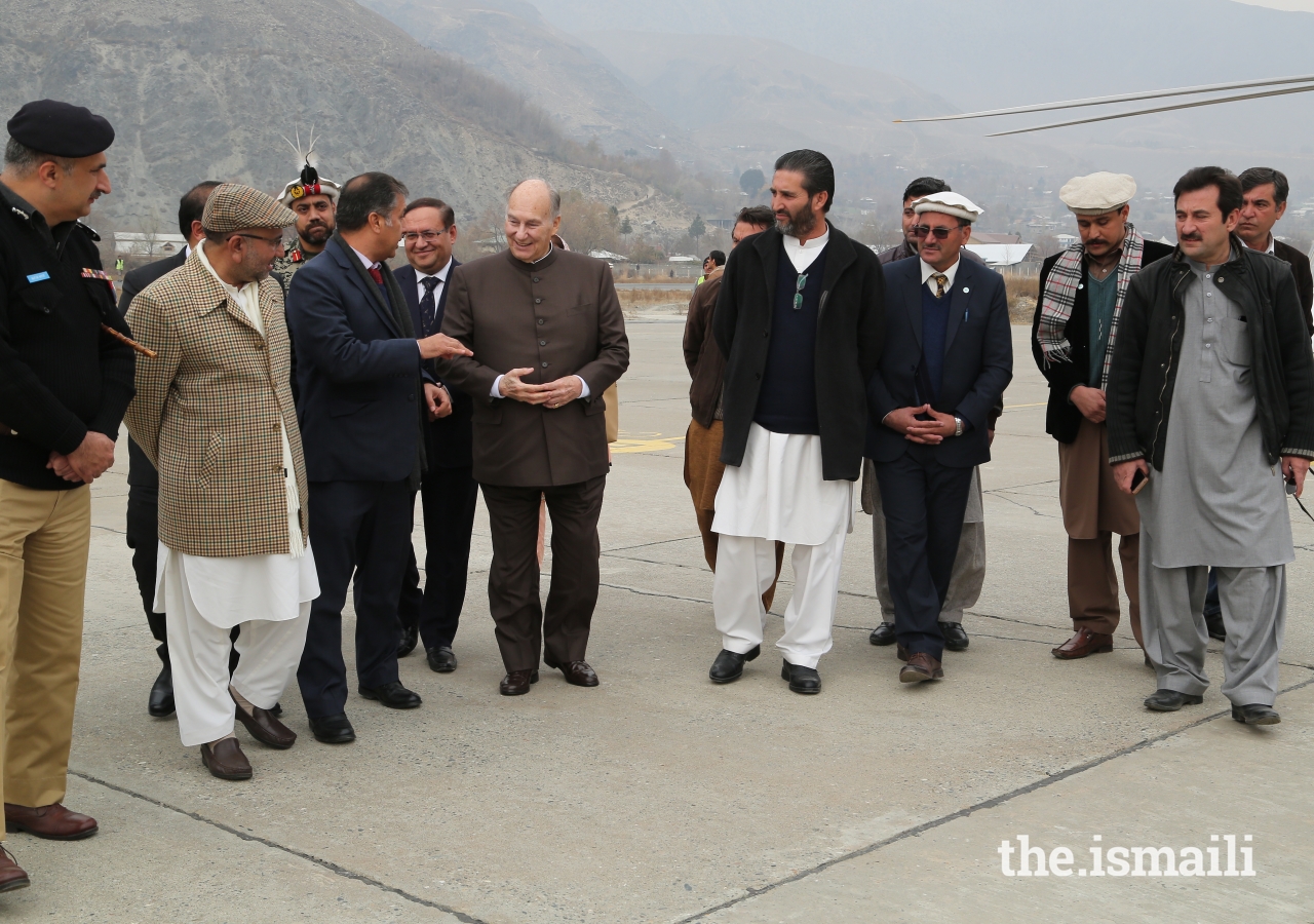Mawlana Hazar Imam in conversation with officials at the Chitral Airport 
