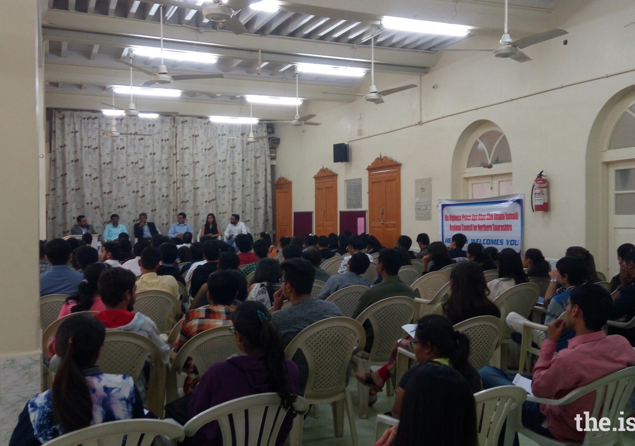 Students at Rajkot engrossed in a panel discussion of experts as part of the "Campus to Corporate Programme"