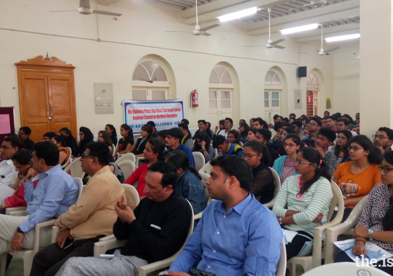 Students at Rajkot engrossed in a panel discussion of experts as part of the "Campus to Corporate Programme"
