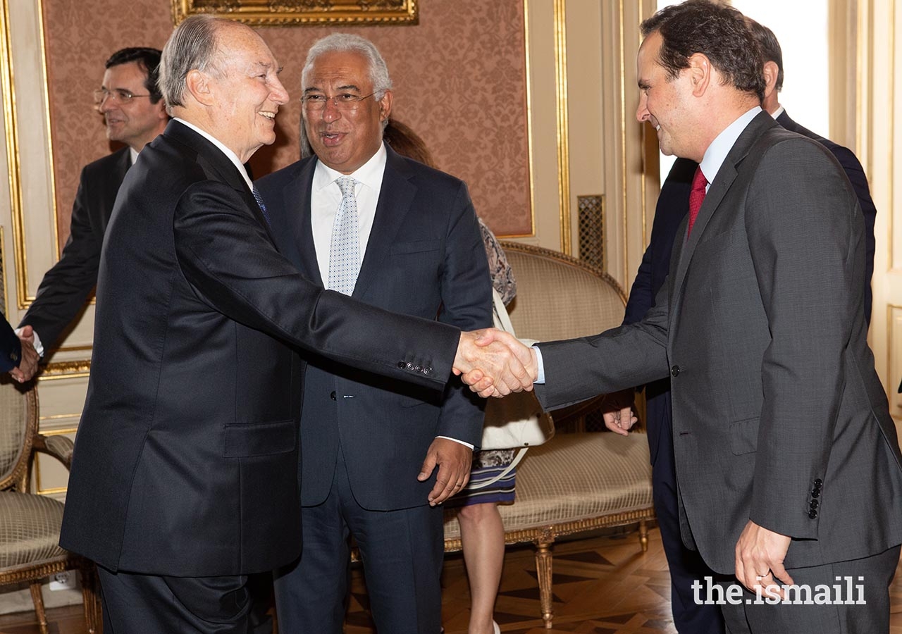 Mawlana Hazar Imam is greeted by Fernando Medina, Mayor of Lisbon at Palácio Foz.