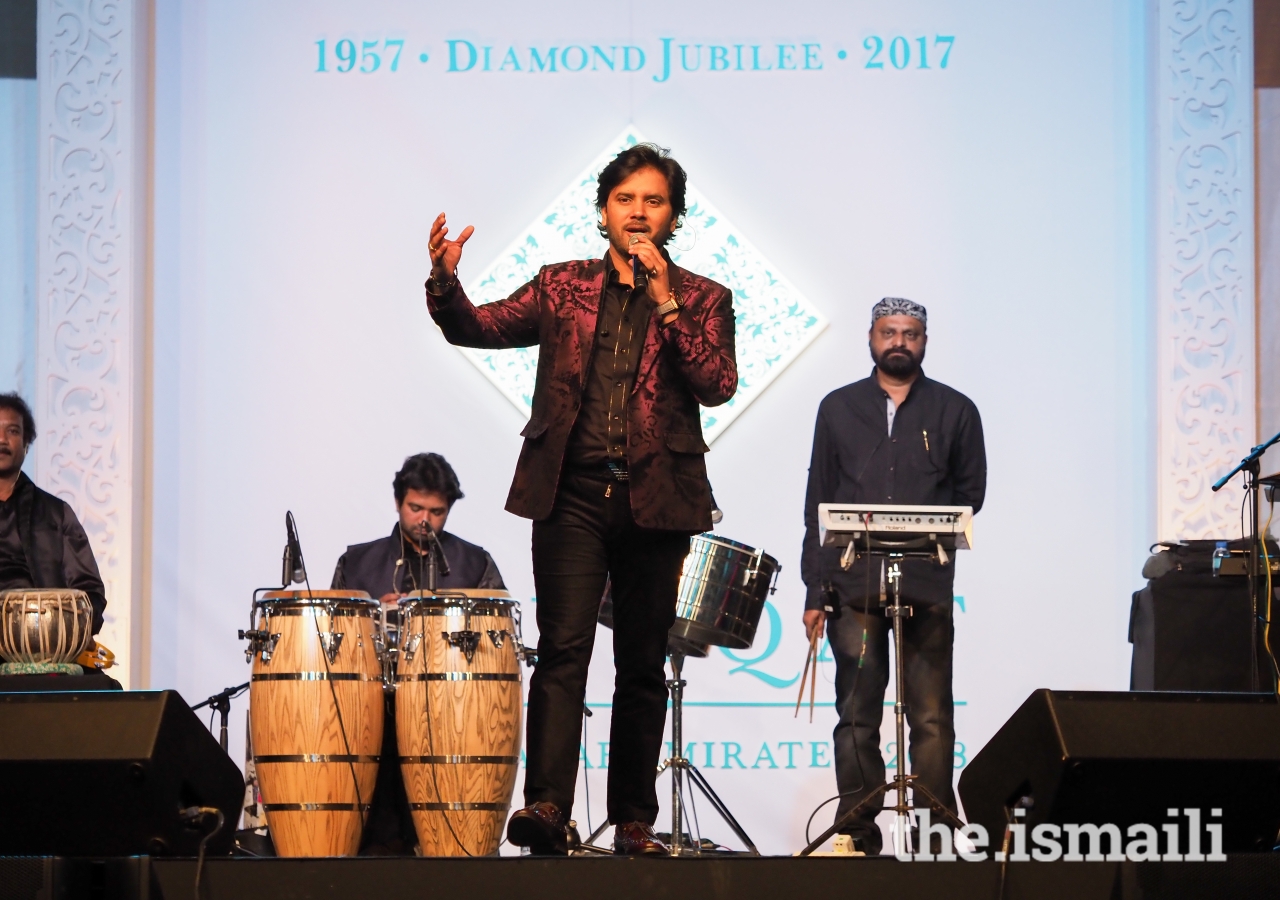Javed Ali giving a powerful performance to the Jamat 