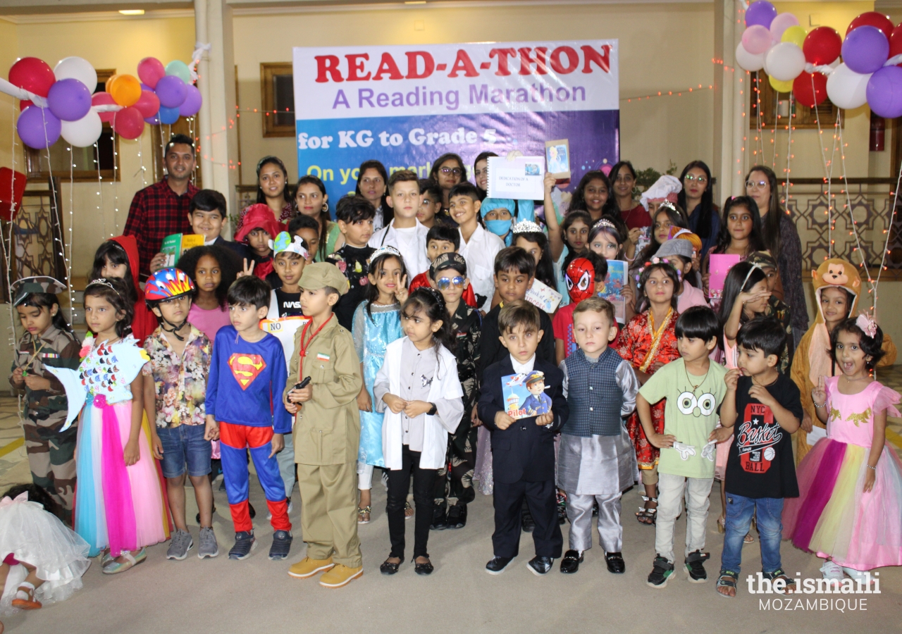 READ-A-THON Nampula - Group picture with participants