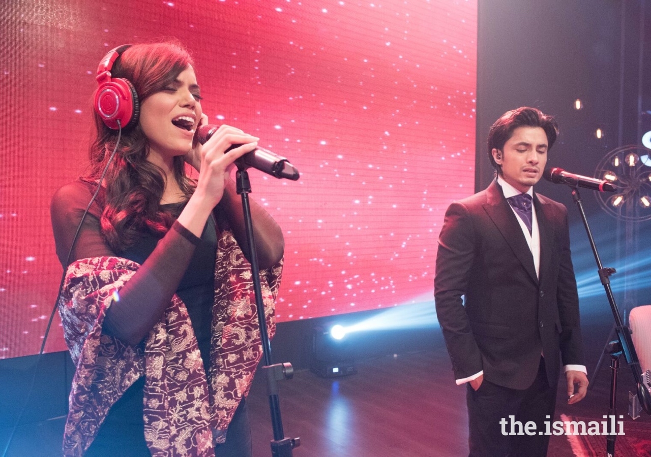 Sara achieved considerable acclaim as one of the chief backing singers on the popular show Coke Studio, before obtaining the chance as a lead singer. 