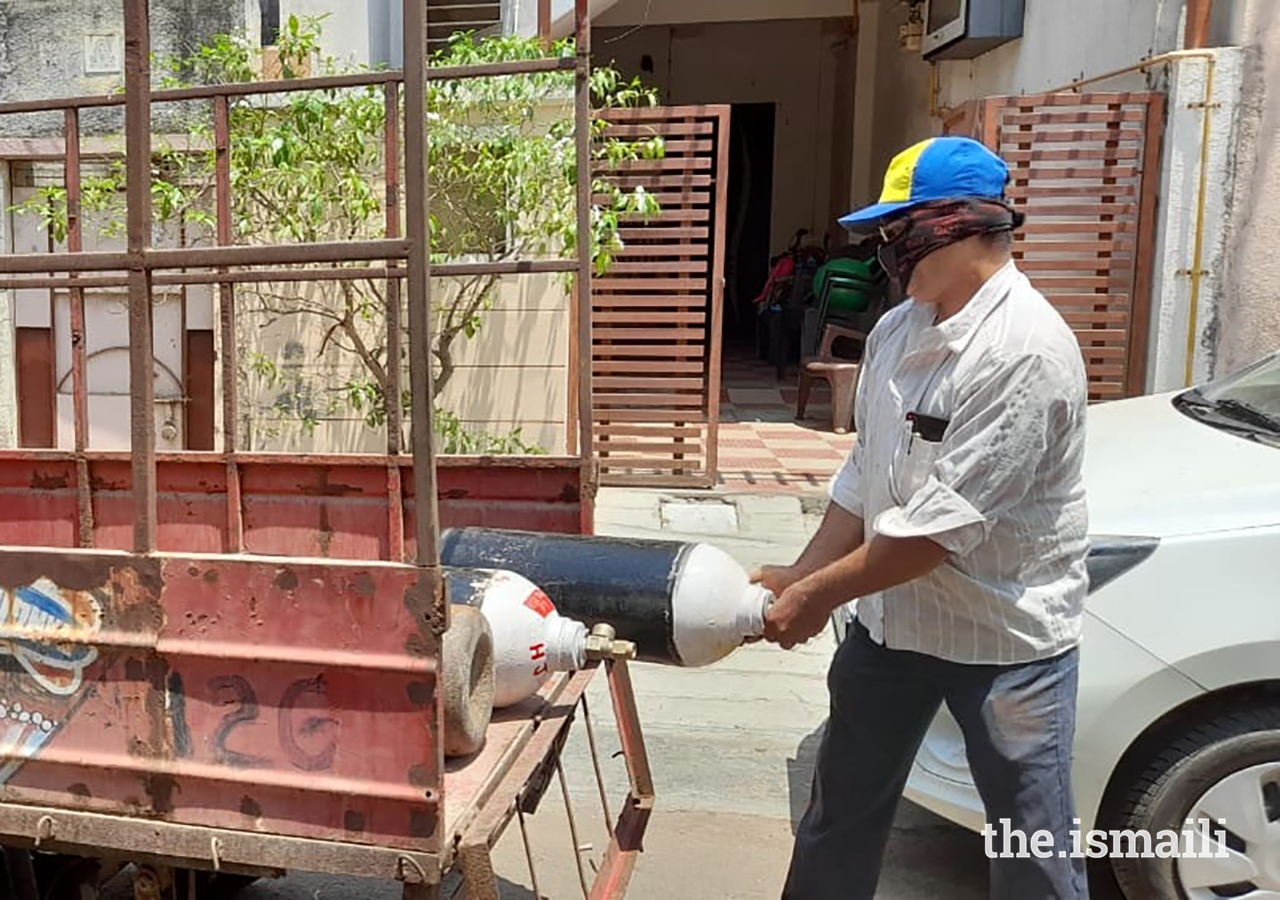 In India, with support from Jamati institutions, oxygen cylinders are being recycled and have provided almost two million litres of oxygen in areas where availability is scarce.