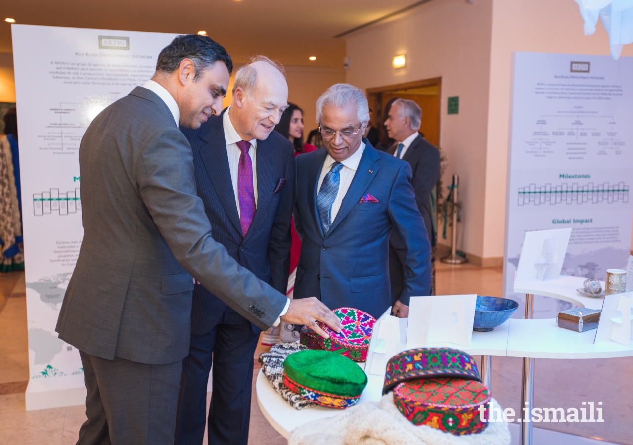 Prince Amyn visiting the Ethics in Action exhibition with Rahim Firozali, President of the Ismaili Council for Portugal and Nazim Ahmad, Representative of the Ismaili Imamat to the Portuguese Republic.