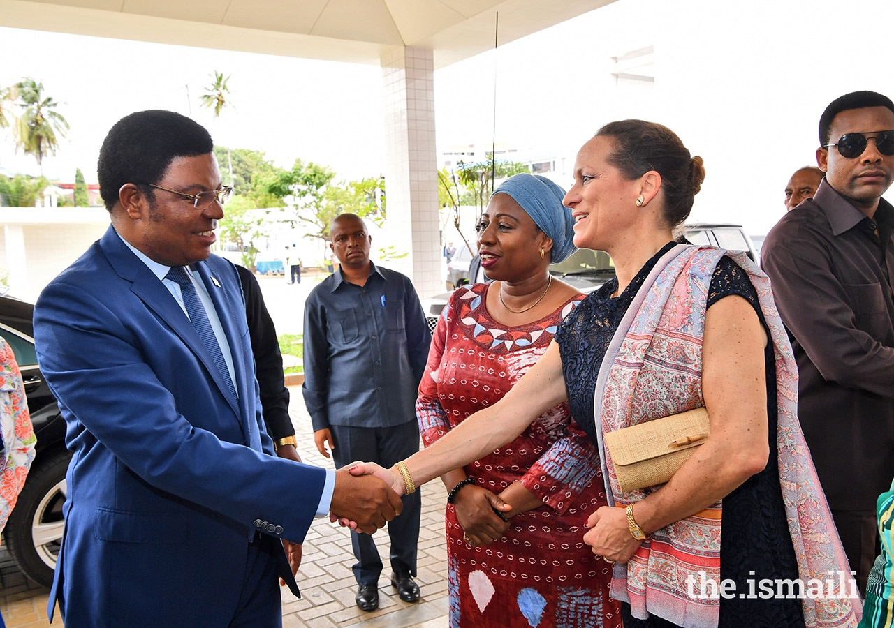 Princess Zahra receiving Tanzania’s Prime Minister, Hon. Kassim Majaliwa, for the opening of Phase II of The Aga Khan Hospital, Dar Es Salaam on 9 March 2019.