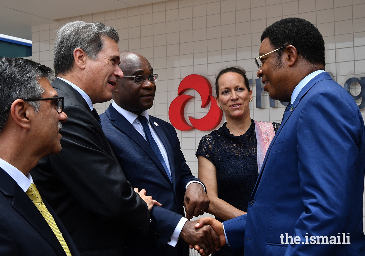 The Prime Minister of Tanzania, Hon. Kassim Majaliwa, in conversation with (from right to left) Princess Zahra, Mr. Christian Yoka, Regional Director for Eastern Africa, Agency Francaise de Development, H.E. Frederic Clavier, Ambassador of France to Tanzania, and Mr. Sulaiman Shahabuddin, Regional Chief Executive Officer, Aga Khan Health Services, East Africa.
