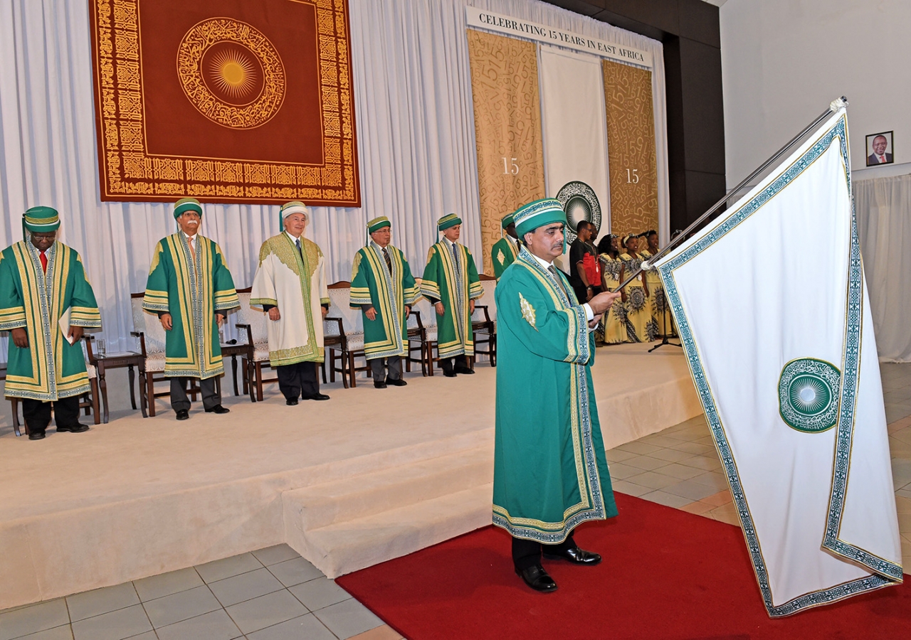 Recitation of the East African anthem at the conclusion of the AKU 2015 Convocation in Nairobi, Kenya. AKDN / Zahur Ramji