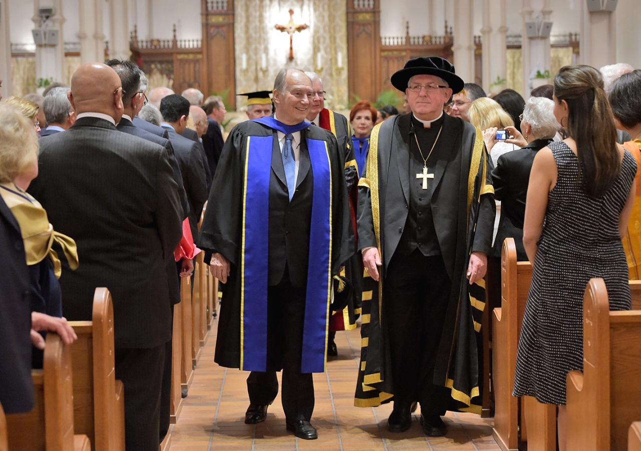 At the conclusion of the ceremony, Mawlana Hazar Imam and the Chancellor of the Institute, His Eminence Thomas Cardinal Collins, Archbishop of Toronto depart the convocation at St Basil’s Collegiate Church. Zahur Ramji