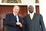 Mawlana Hazar Imam and President Museveni meet at the State House in Entebbe, Uganda. AKDN / Zahur Ramji