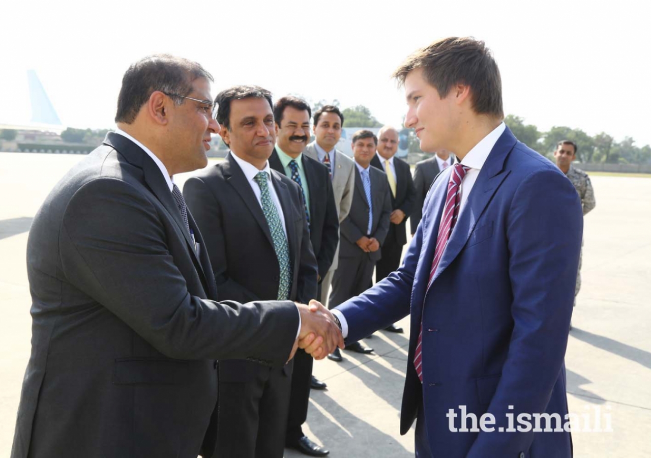 President for the Ismaili Council for Pakistan, Hafiz Sherali, wishes Prince Aly Muhammad a bon voyage upon his departure at Islamabad Airport
