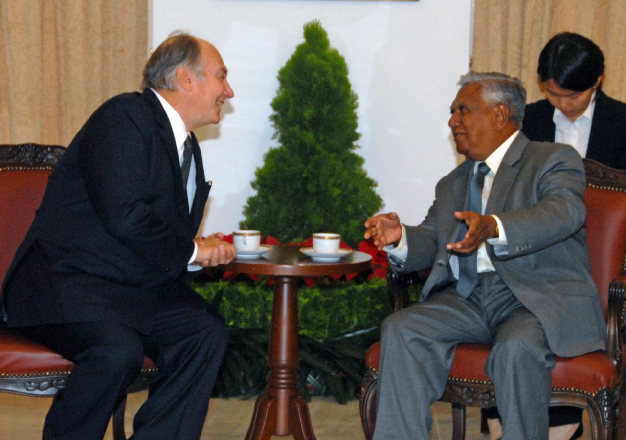 Mawlana Hazar Imam and President S R Nathan meet at the Istana, the official residence and office of the President of Singapore. 