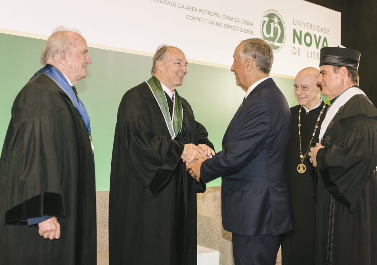 Mawlana Hazar Imam is congratulated by the President of Portugal and the leaders of Universidade NOVA de Lisboa after receiving an honorary doctorate. AKDN / Antonio Pedrosa