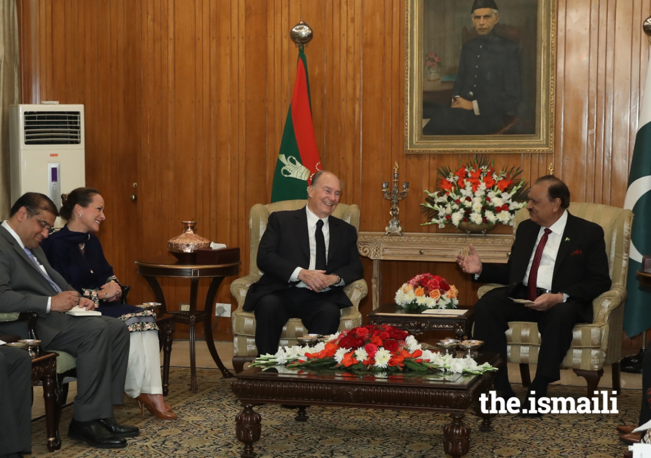 Mawlana Hazar Imam shares a light moment with President Mamnoon Hussain as Princess Zahra looks on
