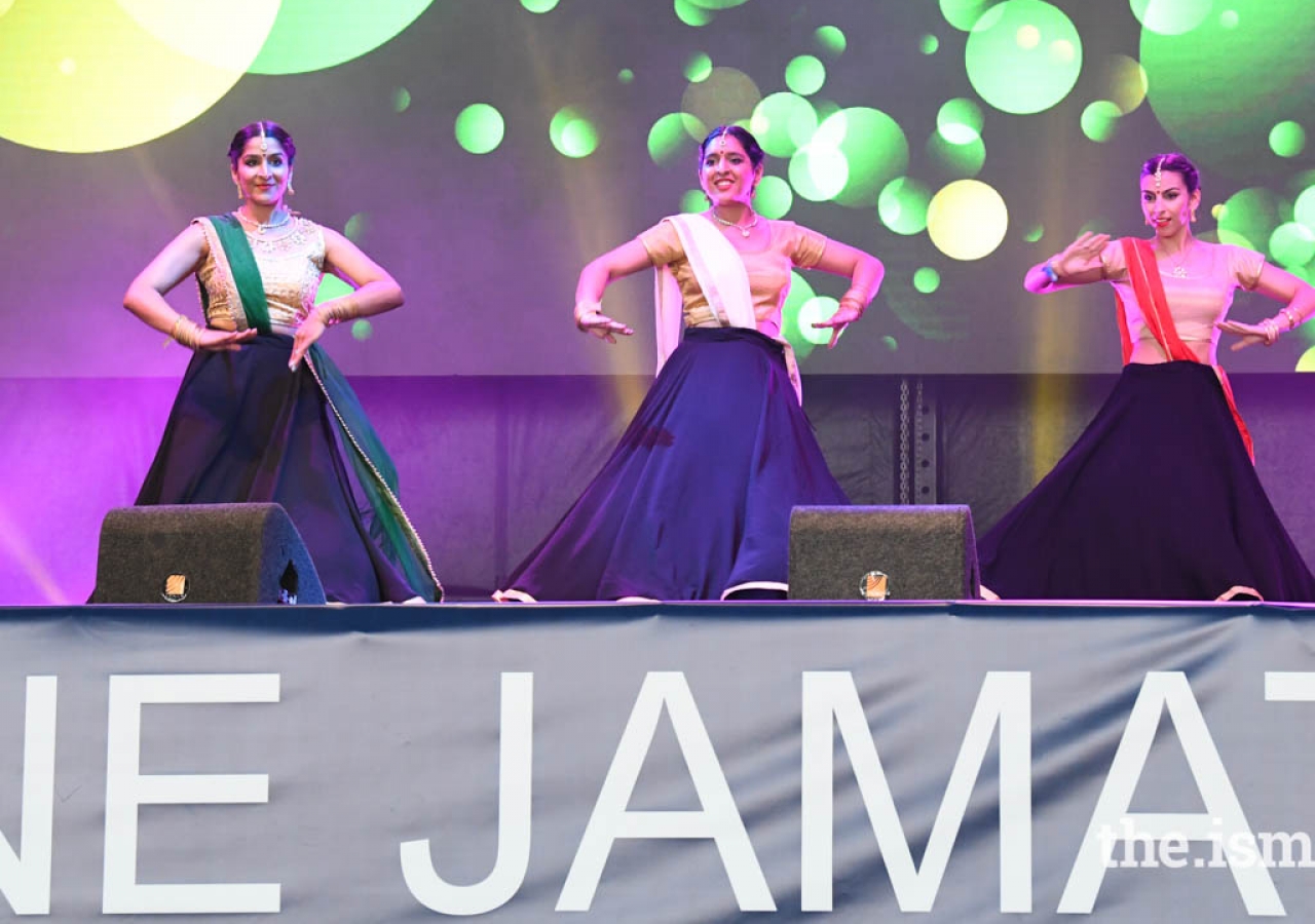 Members of the Portugal Jamat opened the show with a stunning dance number.