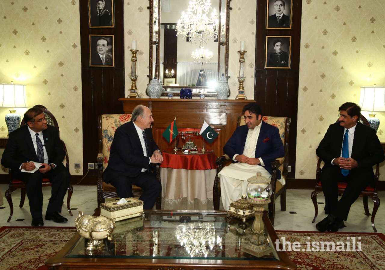 Mawlana Hazar Imam in discussion with Chief Minister of Sindh Syed Murad Ali Shah and Pakistan Peoples Party Chairman Bilawal Bhutto Zardari at the Chief Minister’s house in Karachi in advance of the dinner