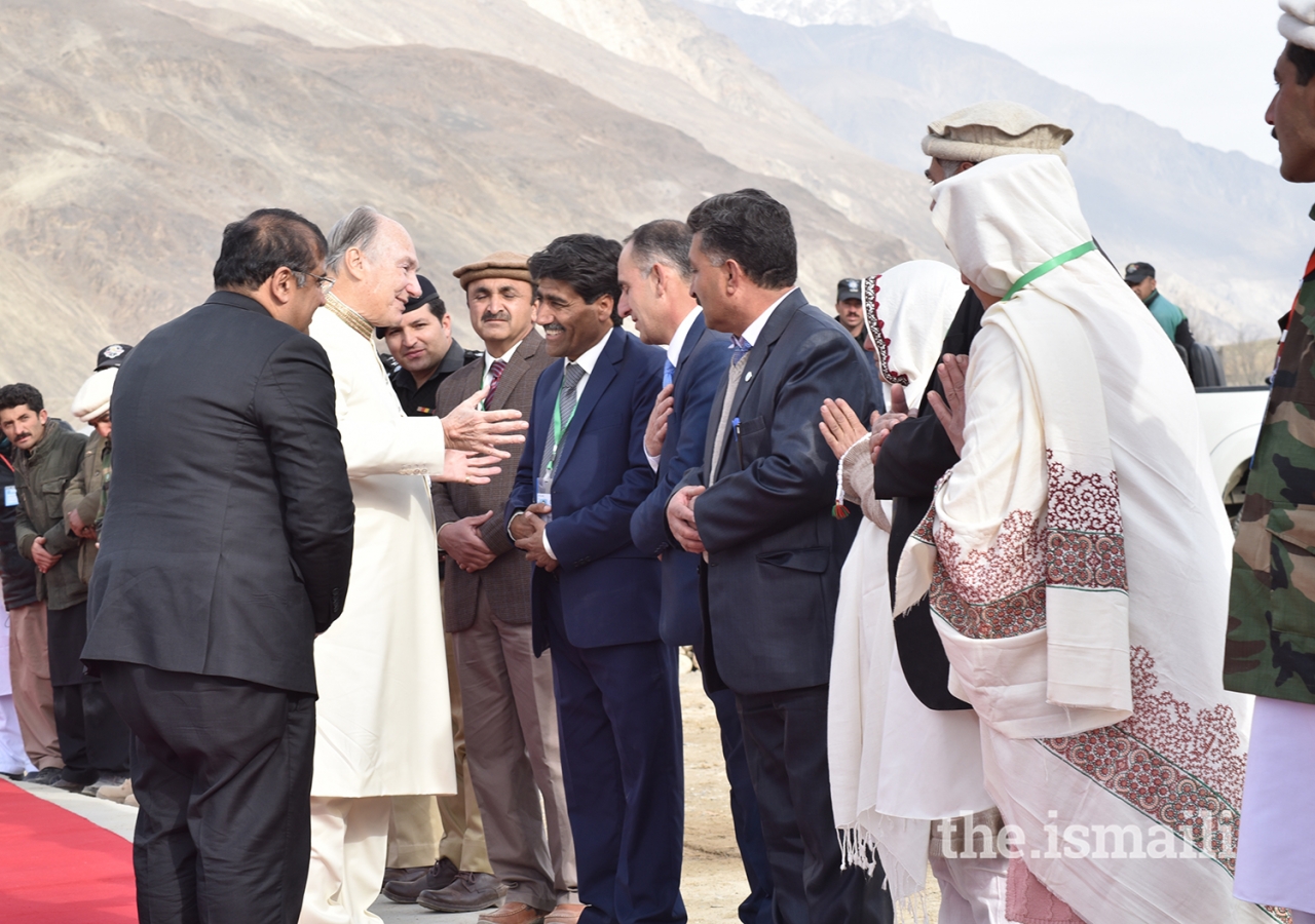 Mawlana Hazar Imam greets local leadership upon his arrival at Taus, Yasin