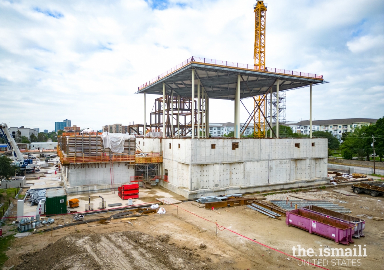 Looking southwest - prayer hall_north eivan with education wing up to Level 2 - April 2023