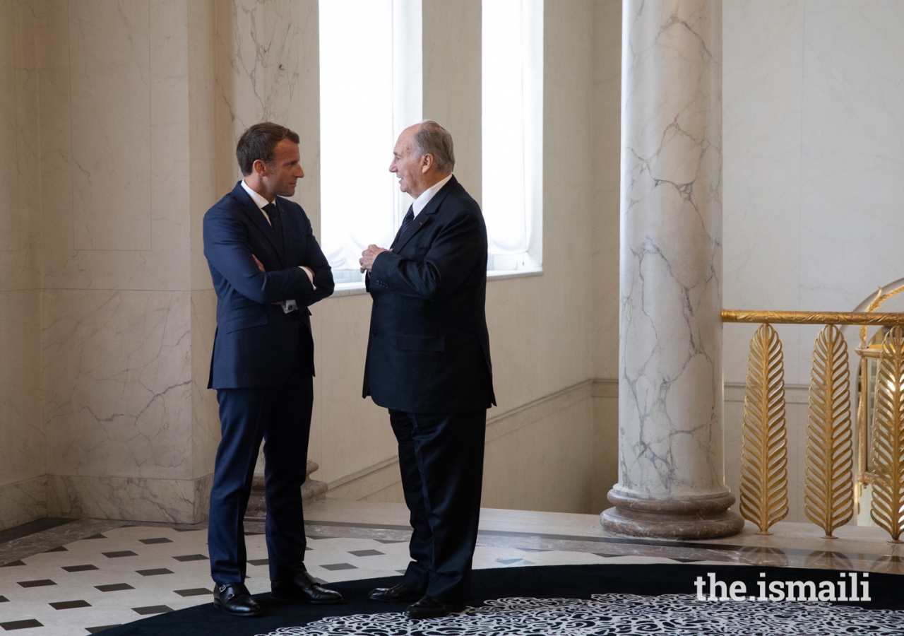 President Emmanuel Macron and Mawlana Hazar Imam in conversation upon arrival at the Élysée Palace.