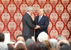 Mawlana Hazar Imam thanks Prime Minister Harper following the Prime Minister&#039;s address at the opening of the Ismaili Centre, Toronto. Gary Otte